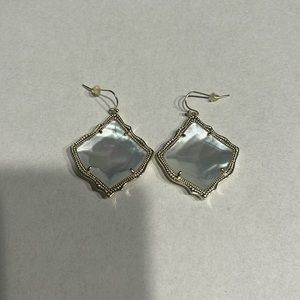 Kendra Scott Kirsten Earrings they don’t sit well on my ears (heavy x me)